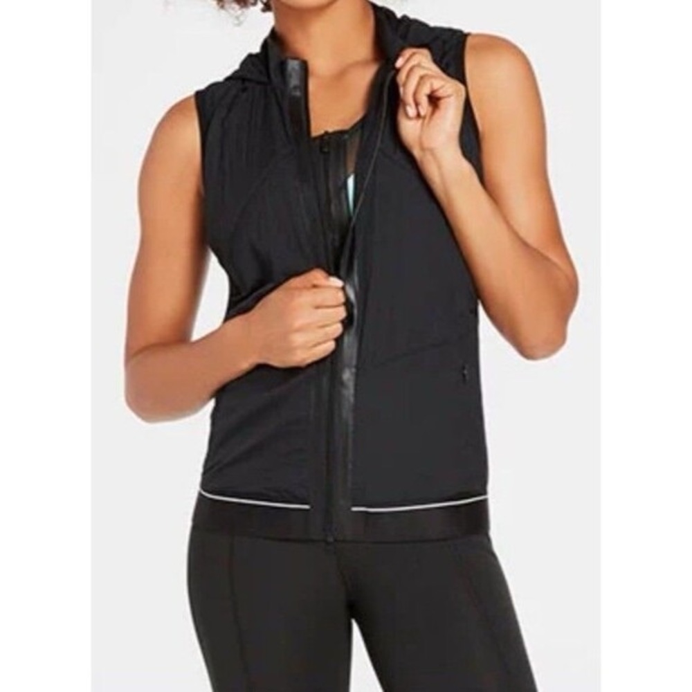 Fabletics Kennedy Windbreaker Vest, Size S